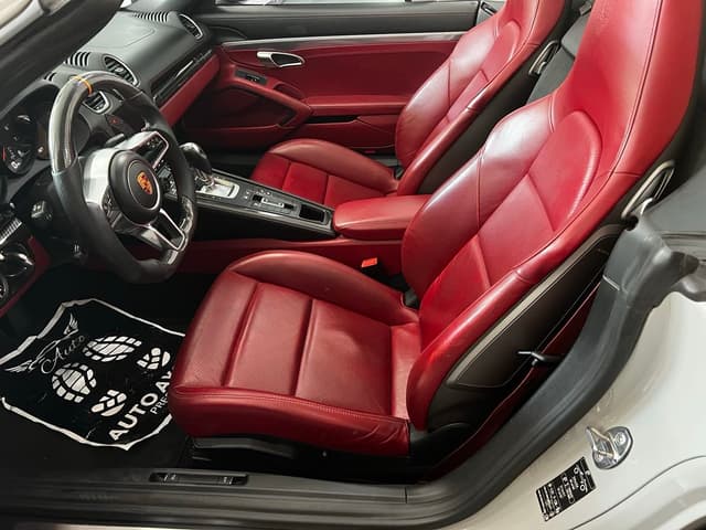 Porsche 718 Boxster FRONT_SEAT