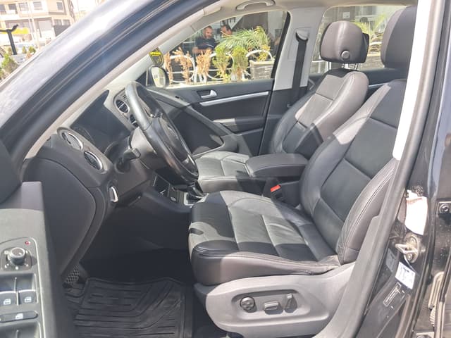 Volkswagen Tiguan FRONT_SEAT