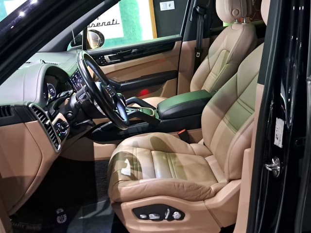 Porsche Cayenne FRONT_SEAT