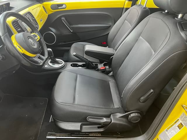 Volkswagen Coccinelle FRONT_SEAT