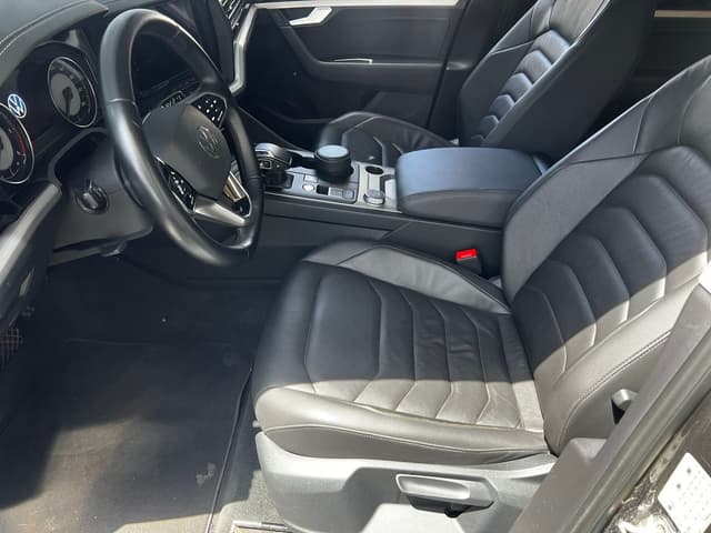 Volkswagen Touareg FRONT_SEAT