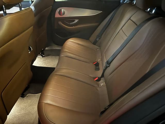 Mercedes Classe E REAR_SEAT