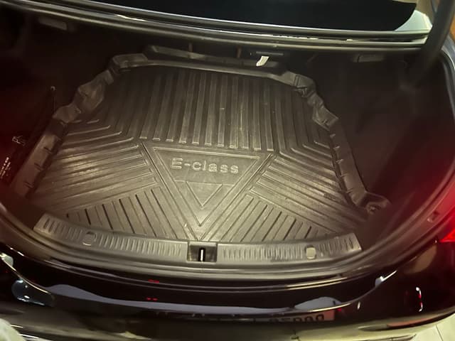 Mercedes Classe E TRUNK