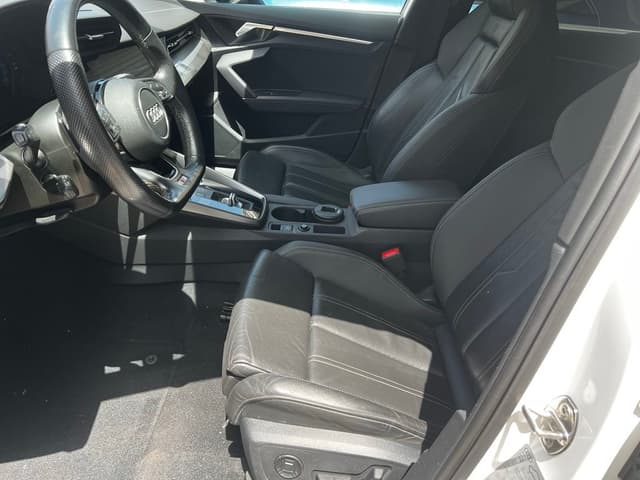 Audi A3 FRONT_SEAT