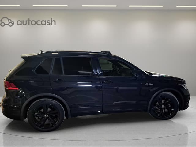 Volkswagen Tiguan RIGHT
