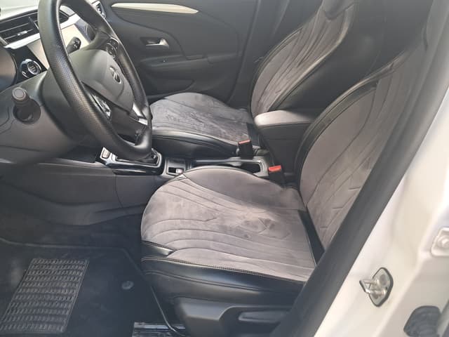 Opel Corsa FRONT_SEAT