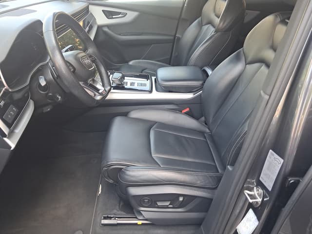 Audi Q7 FRONT_SEAT