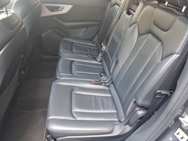 Audi Q7 REAR_SEAT