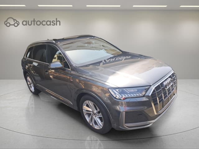 Audi Q7 RIGHT