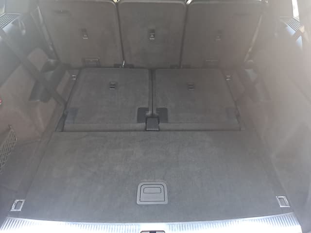 Audi Q7 TRUNK
