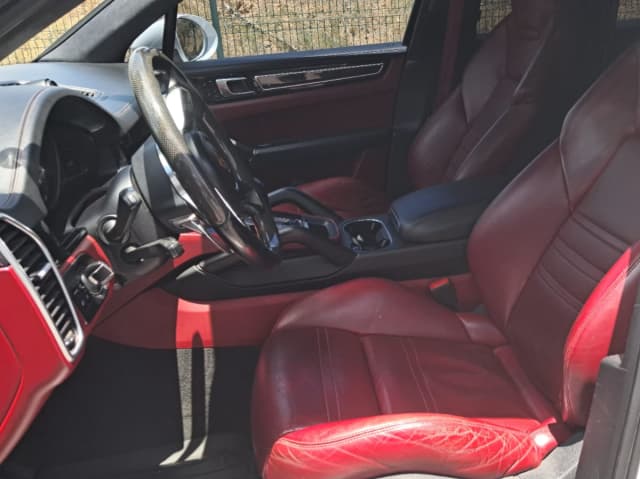 Porsche Cayenne FRONT_SEAT