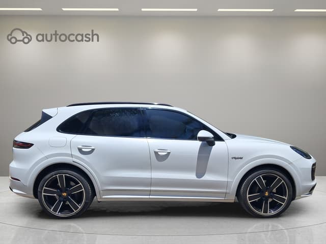 Porsche Cayenne RIGHT