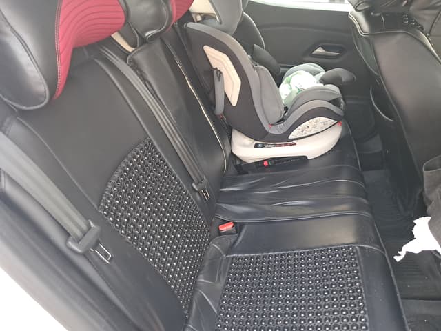 Dacia Sandero REAR_SEAT