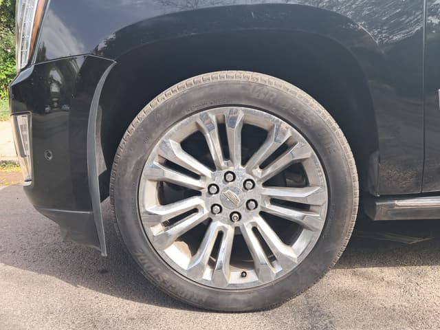 Cadillac Escalade WHEEL_AVG