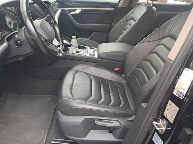 Volkswagen Touareg FRONT_SEAT