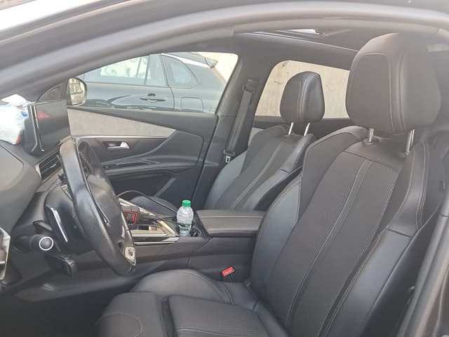 Peugeot 3008 FRONT_SEAT