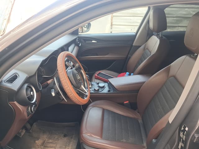 Alfa romeo Stelvio FRONT_SEAT