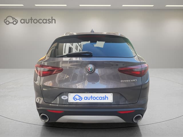 Alfa romeo Stelvio REAR