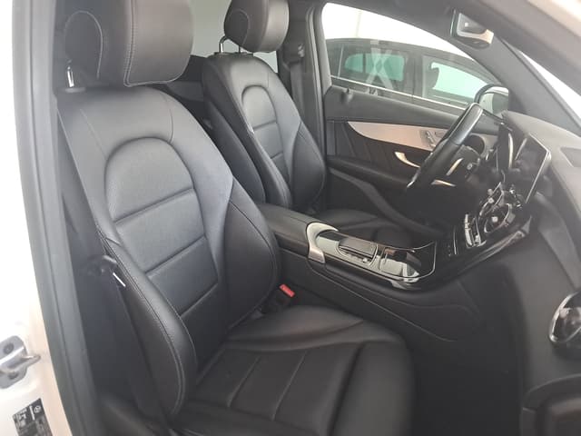 Mercedes GLC Coupé PHEV FRONT_SEAT