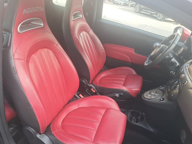 Abarth 595 FRONT_SEAT