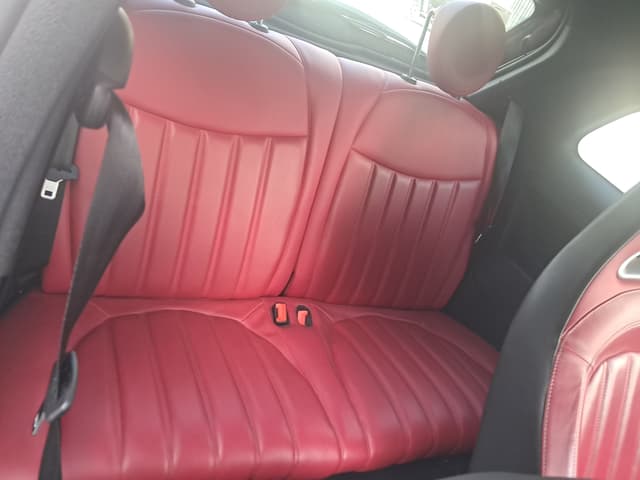Abarth 595 REAR_SEAT