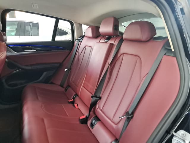 Bmw X4 REAR_SEAT