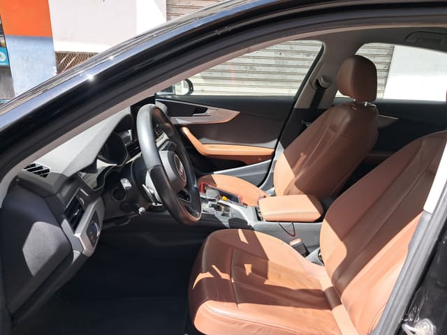 Audi A4 FRONT_SEAT
