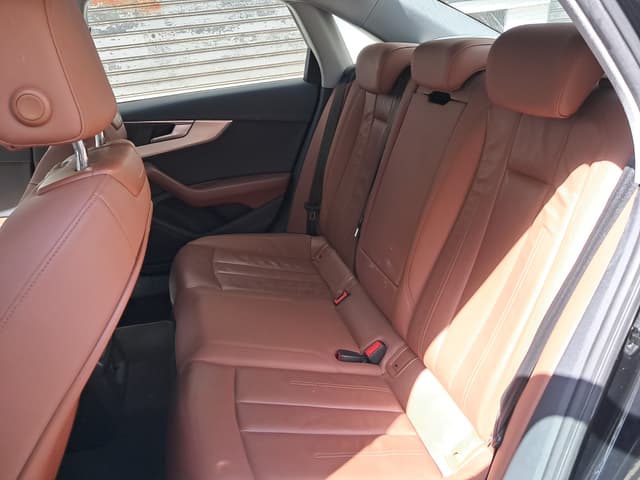 Audi A4 REAR_SEAT