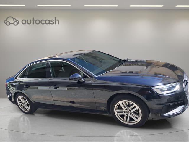Audi A4 RIGHT