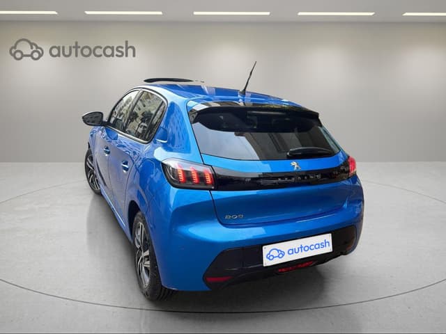 Peugeot 208 LEFT