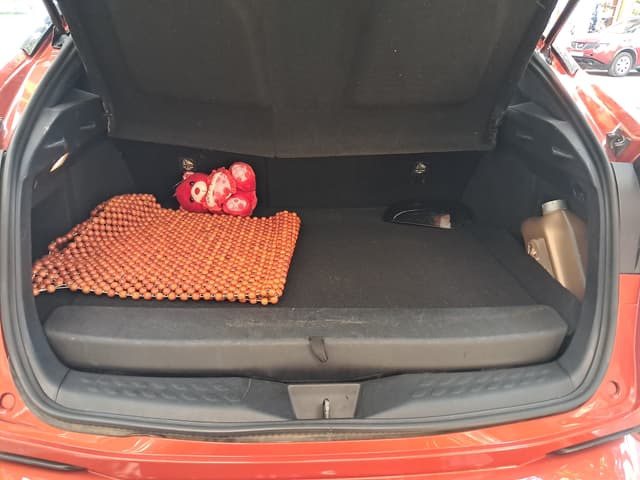 Toyota C HR TRUNK