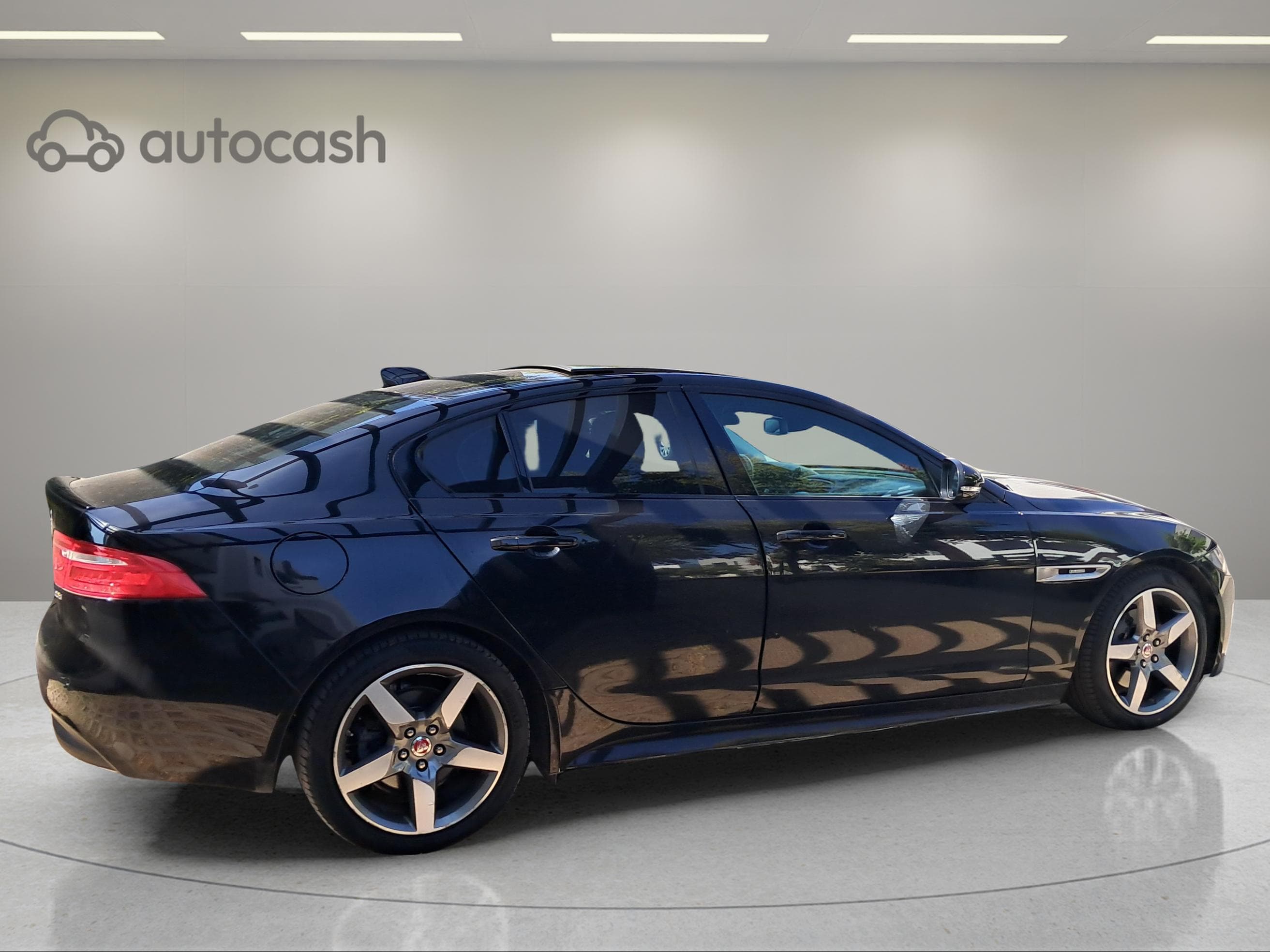 Jaguar XE 2.0 i4D AT R-Sport