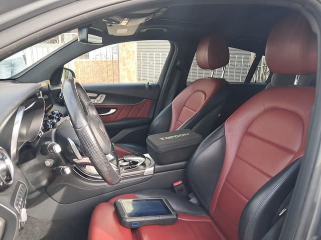 Mercedes GLC Coupé FRONT_SEAT