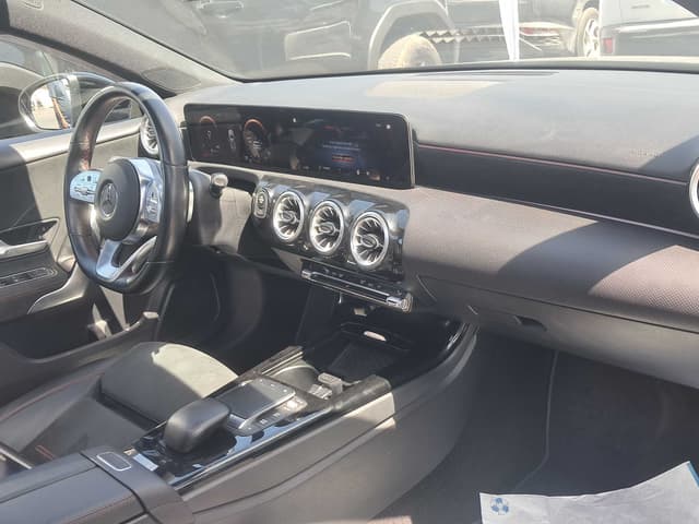 Mercedes Classe A FRONT_SEAT