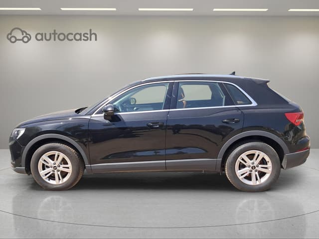 Audi Q3 LEFT