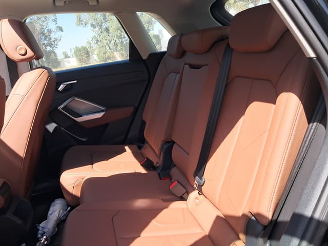 Audi Q3 REAR_SEAT