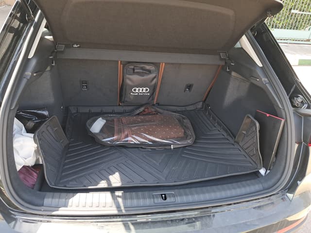 Audi Q3 TRUNK