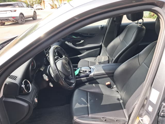 Mercedes Classe C FRONT_SEAT