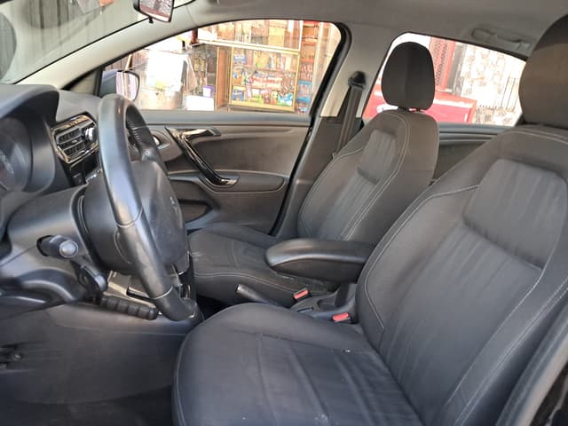 Peugeot 301 REAR_SEAT