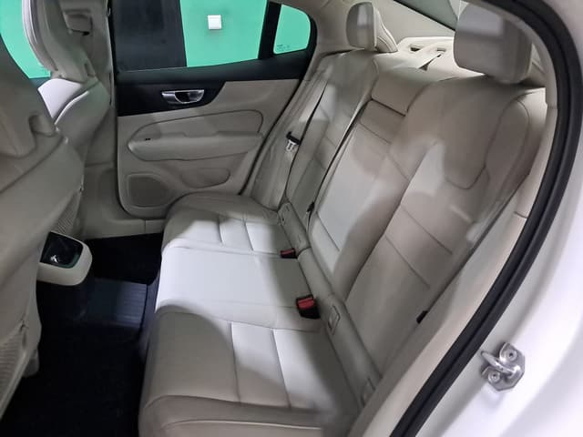 Volvo S60 REAR_SEAT
