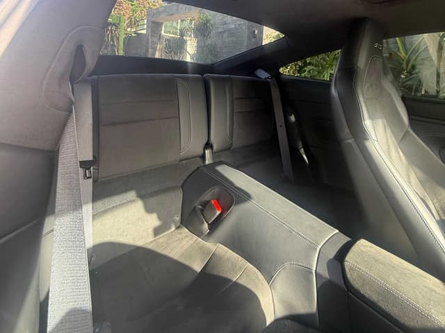 Porsche 911 REAR_SEAT