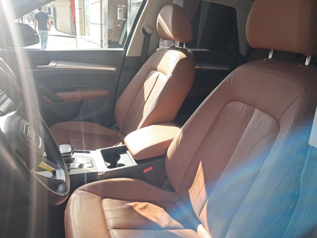 Audi Q5 FRONT_SEAT