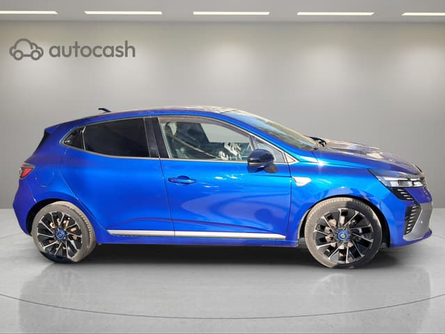 Renault Clio RIGHT