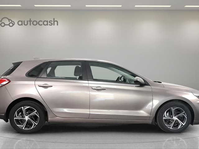 Hyundai i30 RIGHT