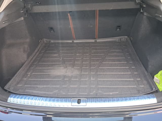 Audi Q3 TRUNK