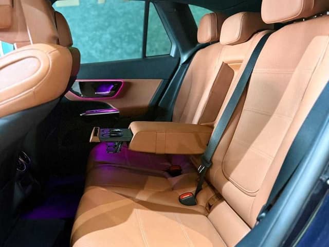 Mercedes GLC REAR_SEAT