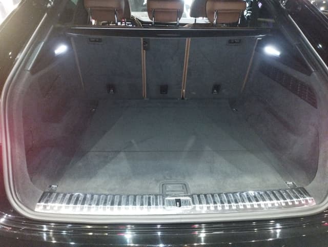 Audi Q8 TRUNK