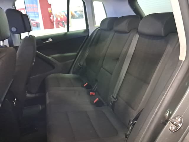 Volkswagen Tiguan REAR_SEAT