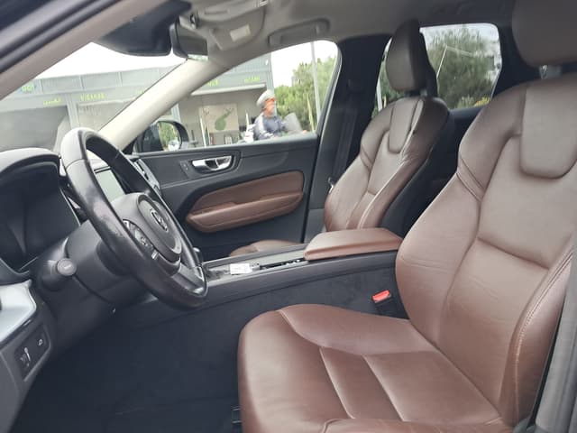 Volvo XC60 FRONT_SEAT