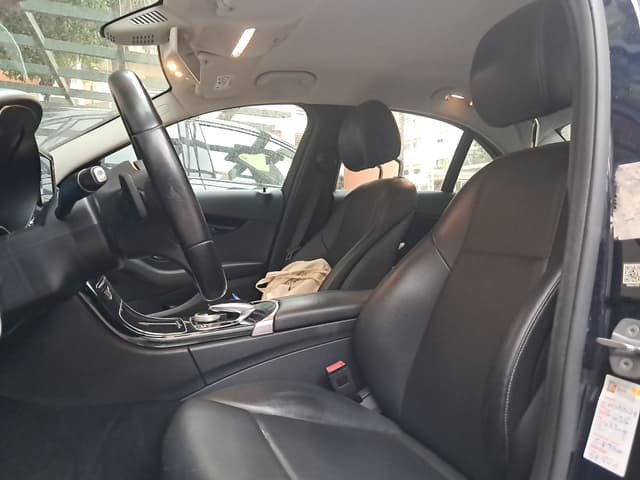 Mercedes Classe C FRONT_SEAT